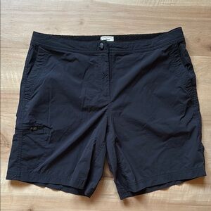 L.L.Bean Women’s Water-Repellent Comfort Trail Shorts, Size 14